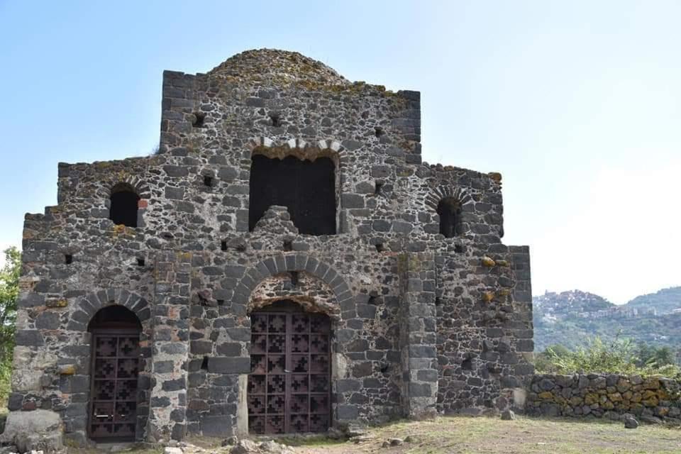 Animosa Suites Castiglione De Sicilia Eksteriør bilde