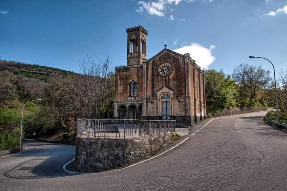 Animosa Suites Castiglione De Sicilia Eksteriør bilde